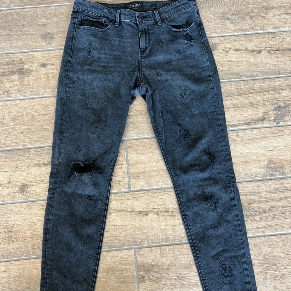 LUCKY Brand Women’s Black Distressed Floral Jeans‎ Size 8
